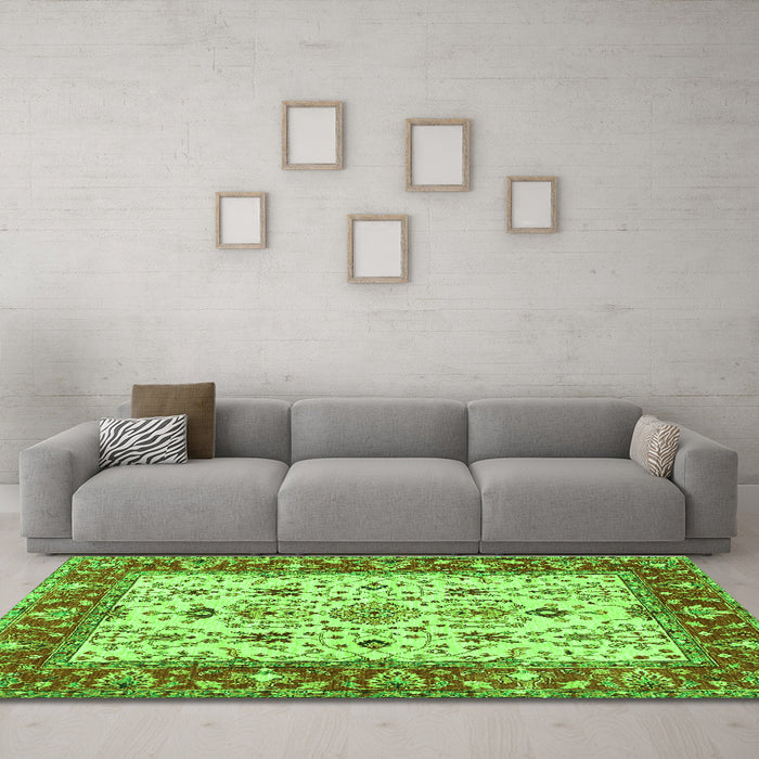 Machine Washable Persian Green Traditional Area Rugs in a Living Room,, wshtr3013grn