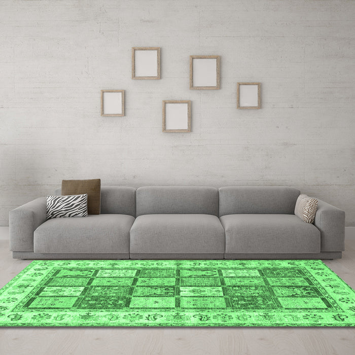 Machine Washable Persian Emerald Green Traditional Area Rugs in a Living Room,, wshtr3015emgrn