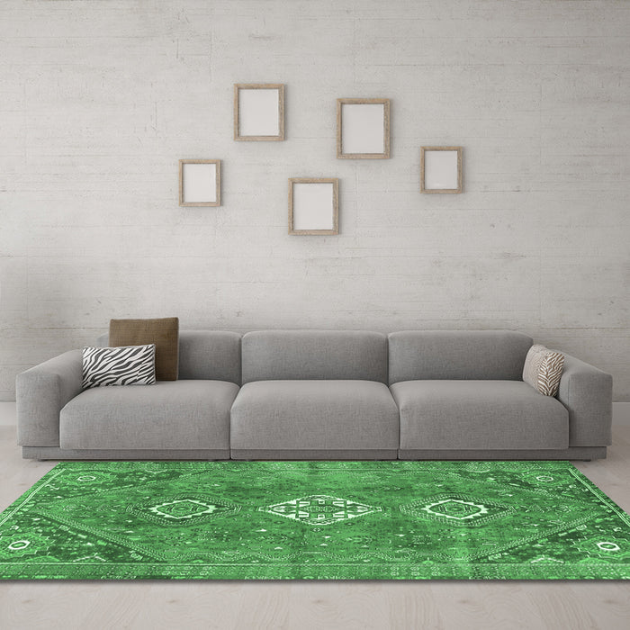 Machine Washable Persian Emerald Green Traditional Area Rugs in a Living Room,, wshtr3016emgrn