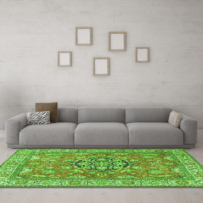 Machine Washable Persian Green Traditional Area Rugs in a Living Room,, wshtr3018grn