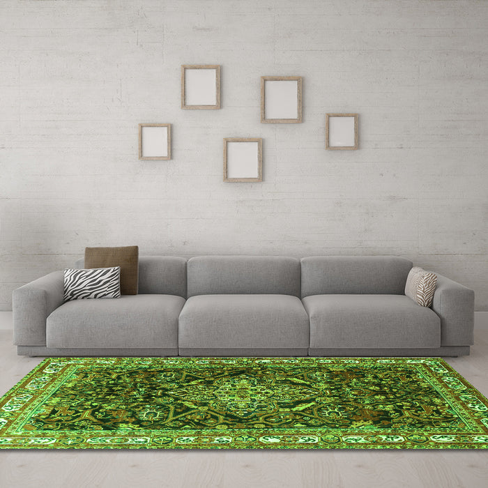 Machine Washable Persian Green Traditional Area Rugs in a Living Room,, wshtr301grn