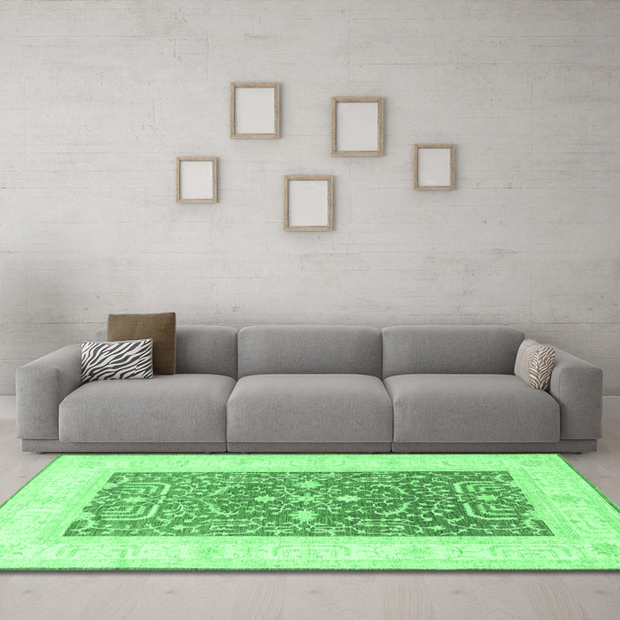 Machine Washable Oriental Emerald Green Traditional Area Rugs in a Living Room,, wshtr3021emgrn