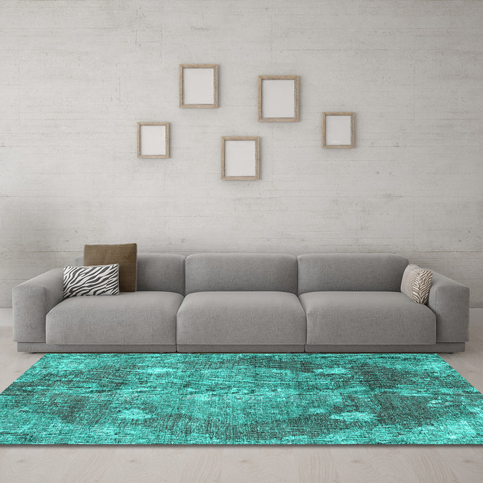 Machine Washable Persian Turquoise Traditional Area Rugs in a Living Room,, wshtr3028turq