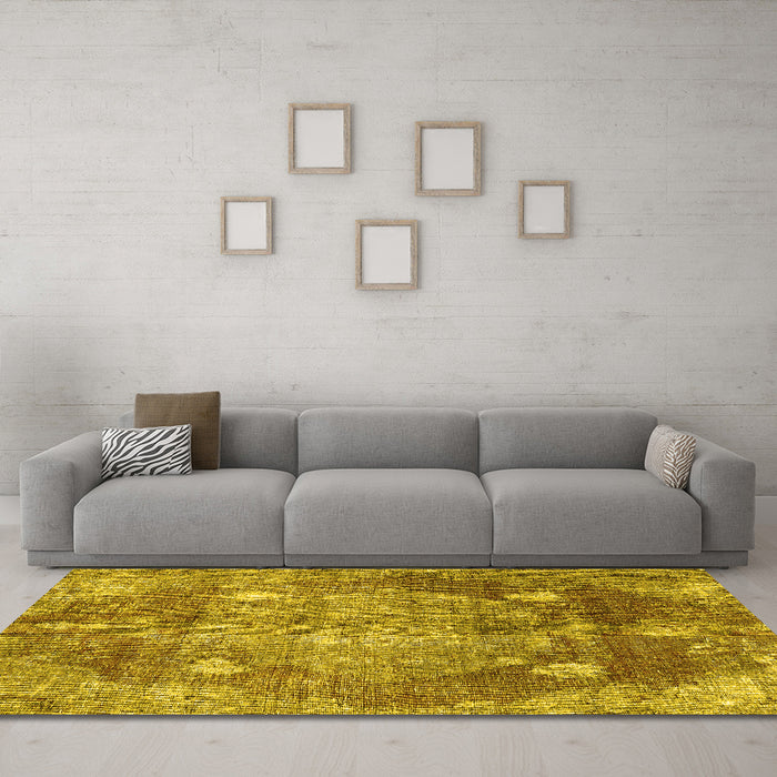 Machine Washable Persian Yellow Traditional Rug in a Living Room, wshtr3028yw
