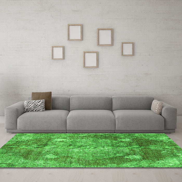 Machine Washable Persian Green Traditional Area Rugs in a Living Room,, wshtr3028grn