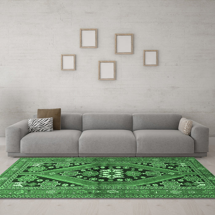 Machine Washable Persian Emerald Green Traditional Area Rugs in a Living Room,, wshtr3029emgrn