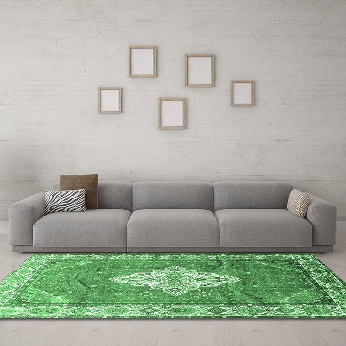 Machine Washable Medallion Emerald Green Traditional Area Rugs in a Living Room,, wshtr302emgrn