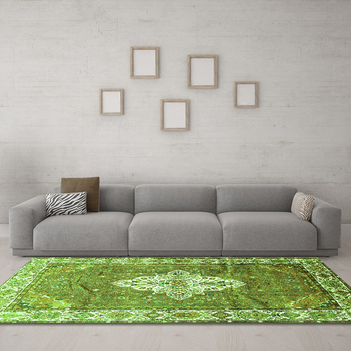 Machine Washable Medallion Green Traditional Area Rugs in a Living Room,, wshtr302grn