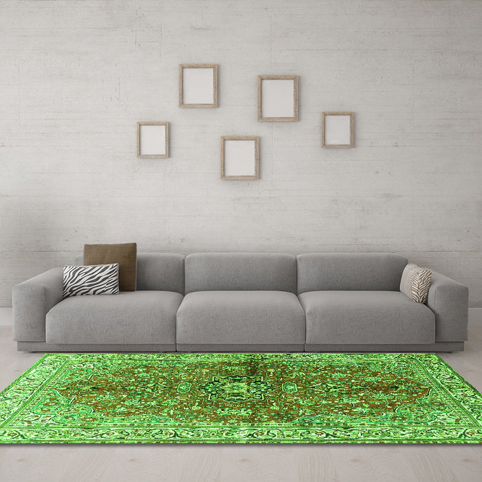 Machine Washable Persian Green Traditional Area Rugs in a Living Room,, wshtr3031grn