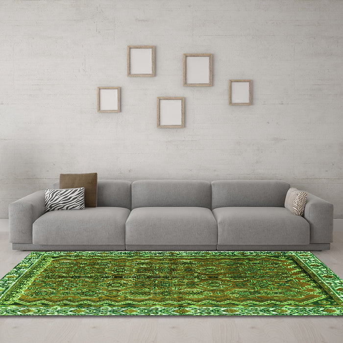 Machine Washable Persian Green Traditional Area Rugs in a Living Room,, wshtr3032grn