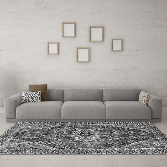 Machine Washable Persian Gray Traditional Rug in a Living Room,, wshtr3033gry