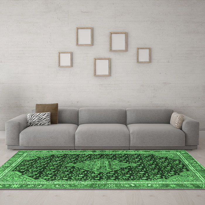 Machine Washable Medallion Emerald Green Traditional Area Rugs in a Living Room,, wshtr3034emgrn