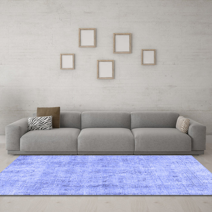 Machine Washable Persian Blue Traditional Rug in a Living Room, wshtr3035blu