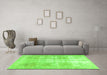 Machine Washable Persian Green Traditional Area Rugs in a Living Room,, wshtr3037grn