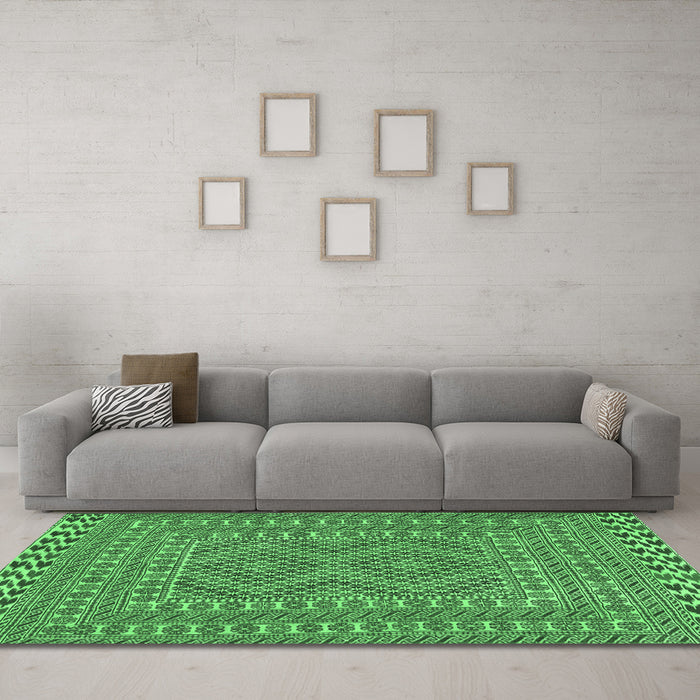 Machine Washable Persian Emerald Green Traditional Area Rugs in a Living Room,, wshtr3040emgrn