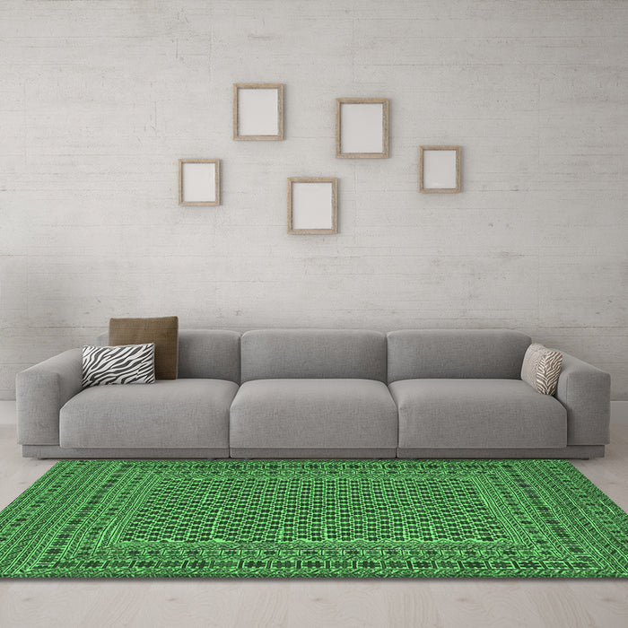 Machine Washable Persian Emerald Green Traditional Area Rugs in a Living Room,, wshtr3041emgrn