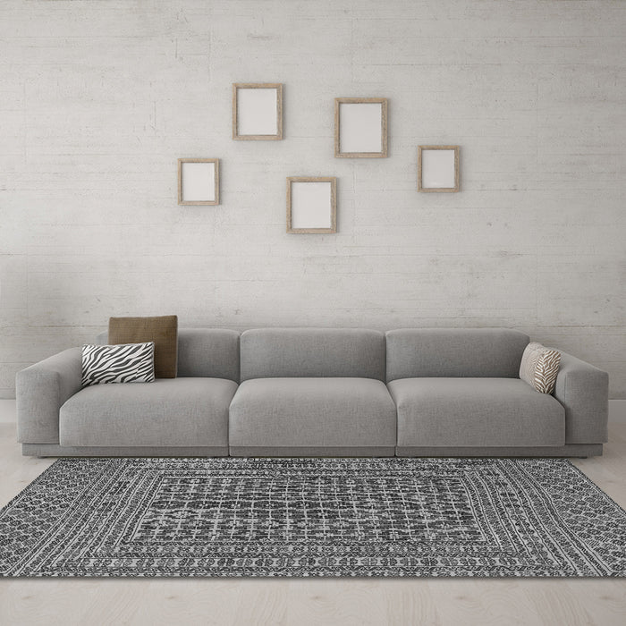Machine Washable Persian Gray Traditional Rug in a Living Room,, wshtr3042gry