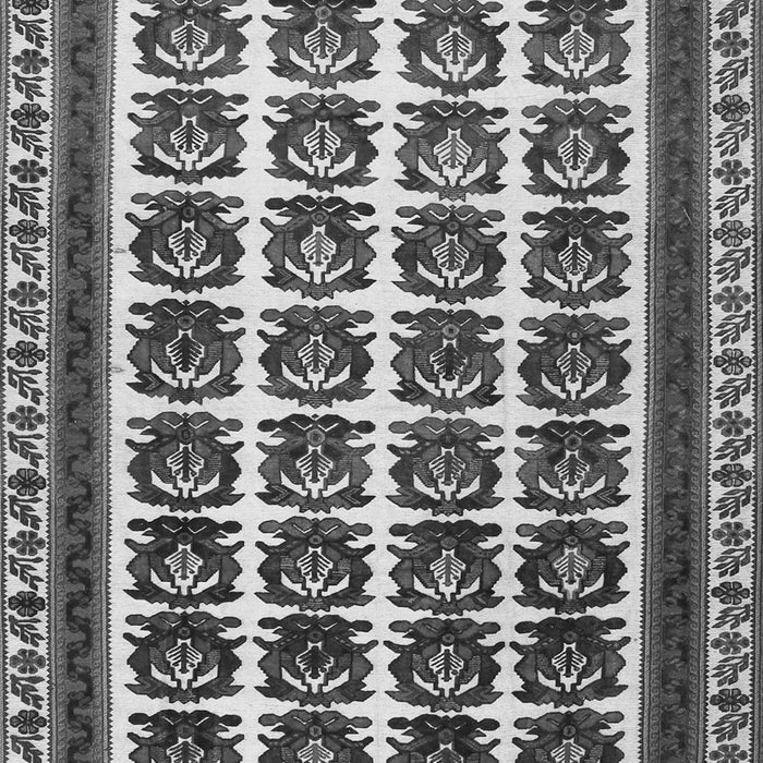 Serging Thickness of Machine Washable Persian Gray Traditional Rug, wshtr3049gry