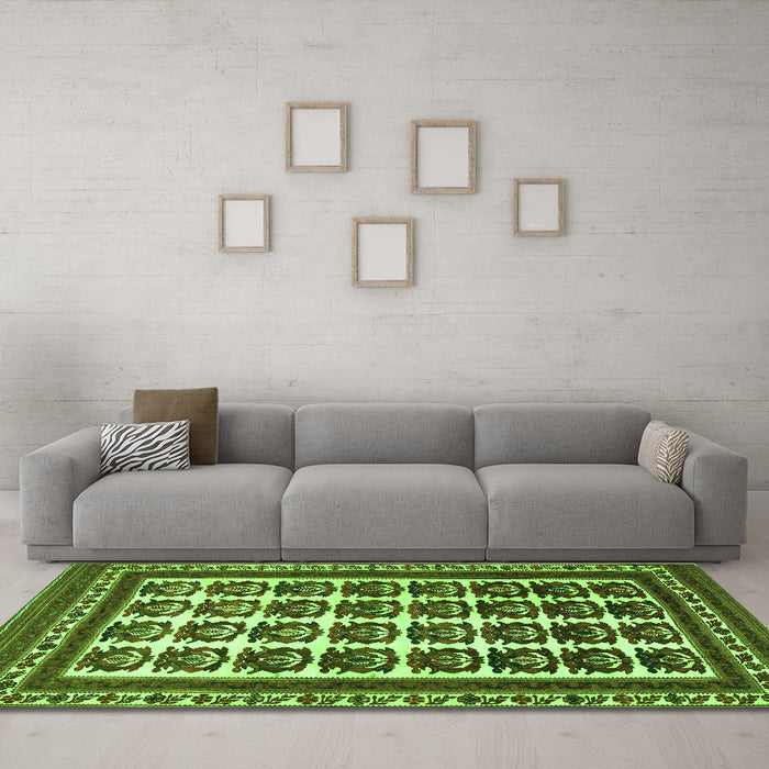 Machine Washable Persian Green Traditional Area Rugs in a Living Room,, wshtr3049grn