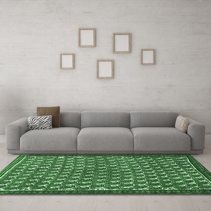 Machine Washable Persian Emerald Green Traditional Area Rugs in a Living Room,, wshtr304emgrn