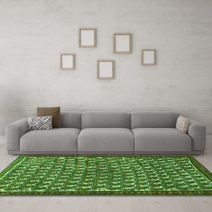 Machine Washable Persian Green Traditional Area Rugs in a Living Room,, wshtr304grn