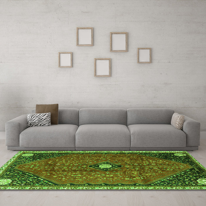 Machine Washable Persian Green Traditional Area Rugs in a Living Room,, wshtr3050grn