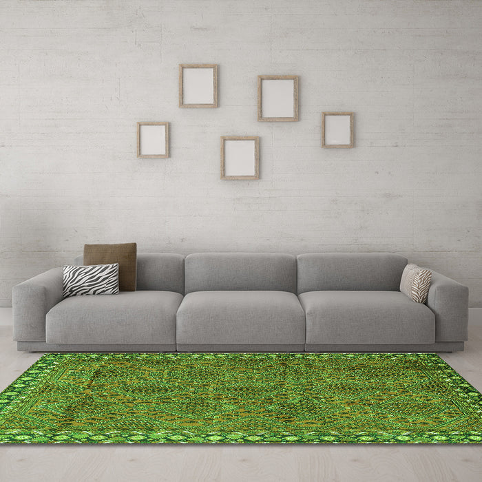 Machine Washable Persian Green Traditional Area Rugs in a Living Room,, wshtr3051grn