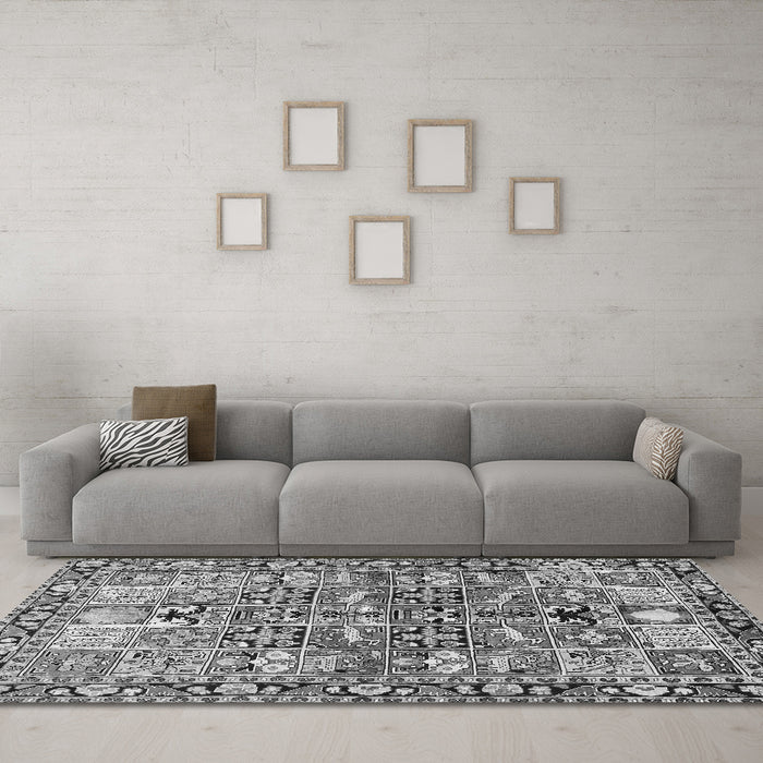 Machine Washable Persian Gray Traditional Rug in a Living Room,, wshtr3053gry