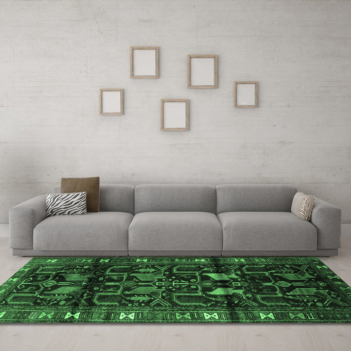 Machine Washable Persian Emerald Green Traditional Area Rugs in a Living Room,, wshtr3056emgrn
