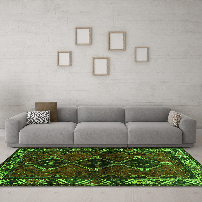 Machine Washable Persian Green Traditional Area Rugs in a Living Room,, wshtr3057grn