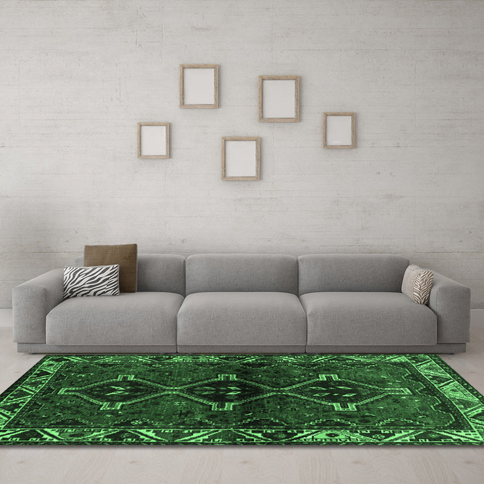 Machine Washable Persian Emerald Green Traditional Area Rugs in a Living Room,, wshtr3057emgrn