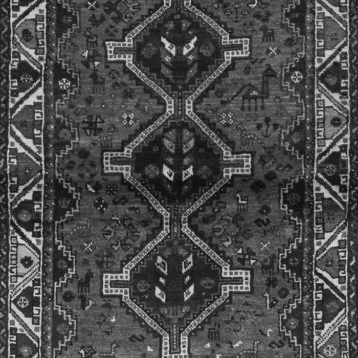 Serging Thickness of Machine Washable Persian Gray Traditional Rug, wshtr3057gry