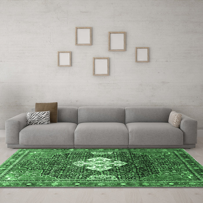 Machine Washable Persian Emerald Green Traditional Area Rugs in a Living Room,, wshtr305emgrn