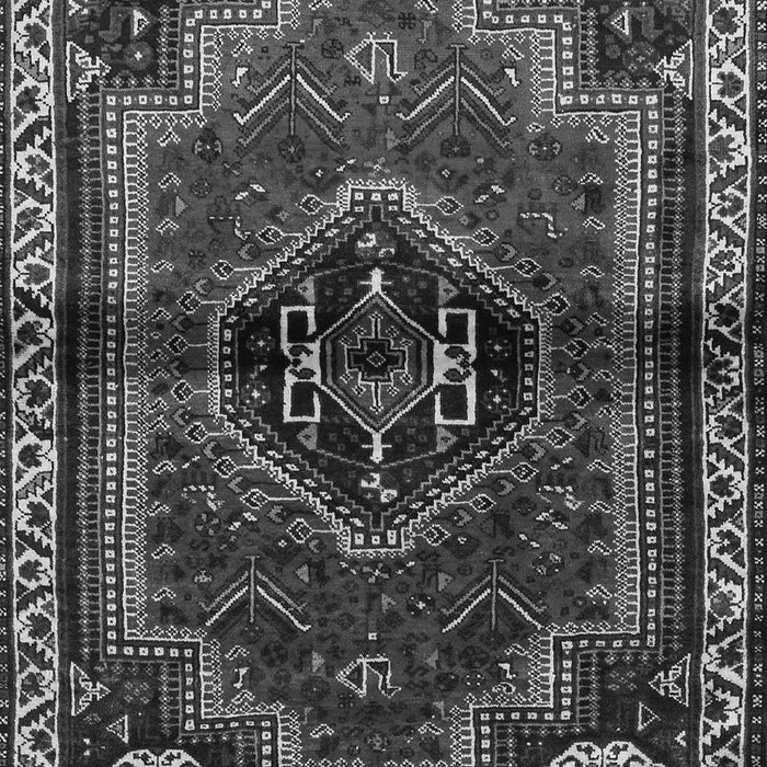 Serging Thickness of Machine Washable Persian Gray Traditional Rug, wshtr3061gry