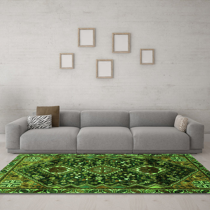 Machine Washable Persian Green Traditional Area Rugs in a Living Room,, wshtr3062grn