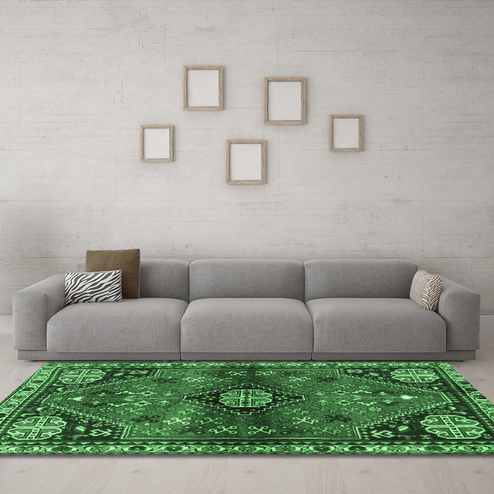 Machine Washable Persian Emerald Green Traditional Area Rugs in a Living Room,, wshtr3063emgrn