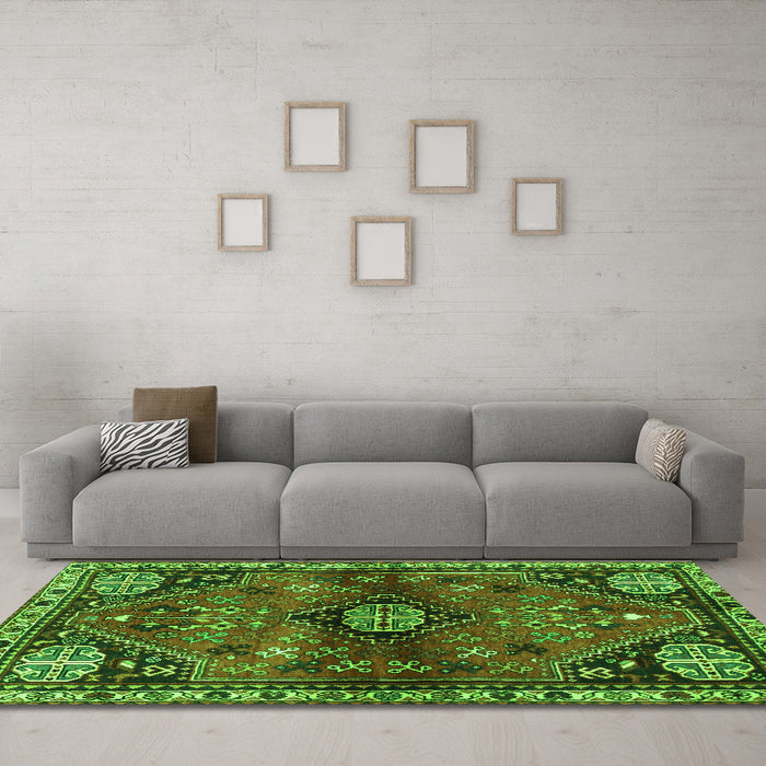 Machine Washable Persian Green Traditional Area Rugs in a Living Room,, wshtr3063grn