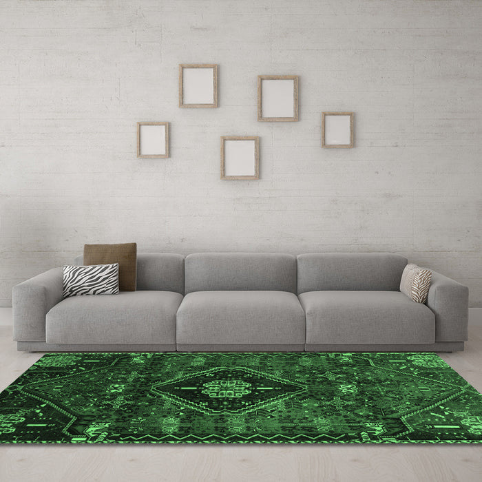 Machine Washable Persian Emerald Green Traditional Area Rugs in a Living Room,, wshtr3064emgrn