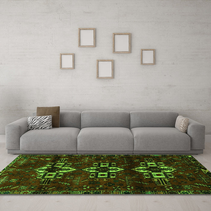 Machine Washable Persian Green Traditional Area Rugs in a Living Room,, wshtr3065grn