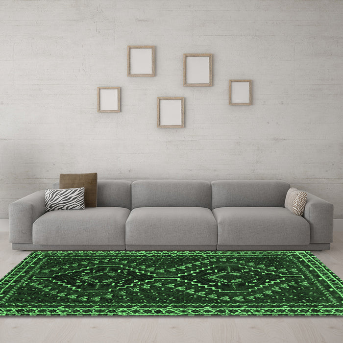Machine Washable Persian Emerald Green Traditional Area Rugs in a Living Room,, wshtr3067emgrn