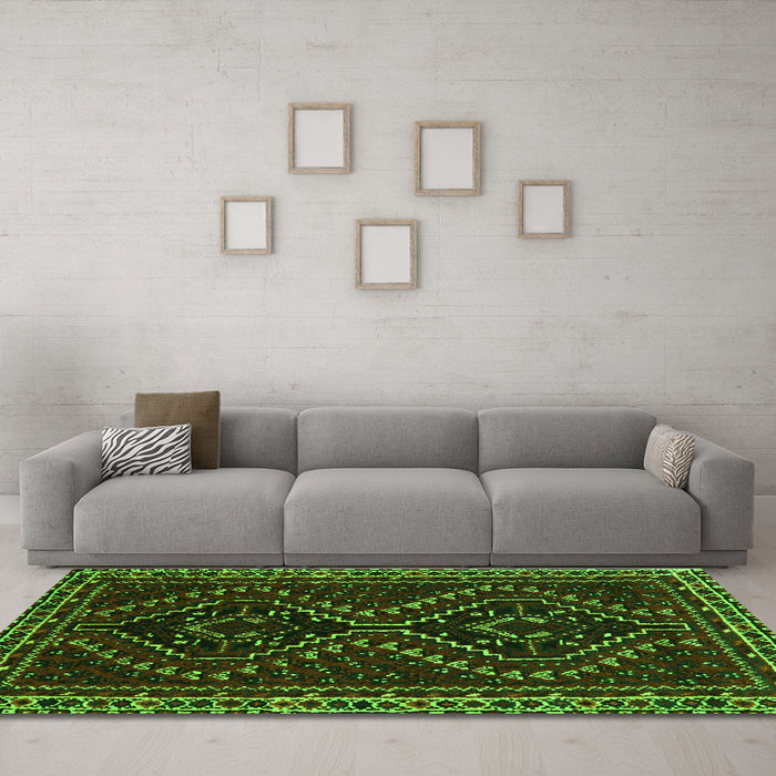 Machine Washable Persian Green Traditional Area Rugs in a Living Room,, wshtr3067grn