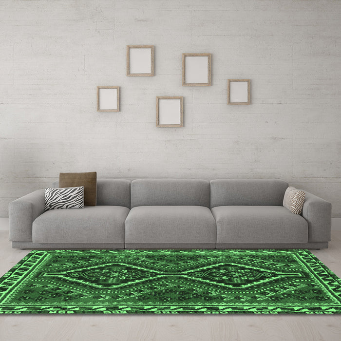 Machine Washable Persian Emerald Green Traditional Area Rugs in a Living Room,, wshtr3068emgrn