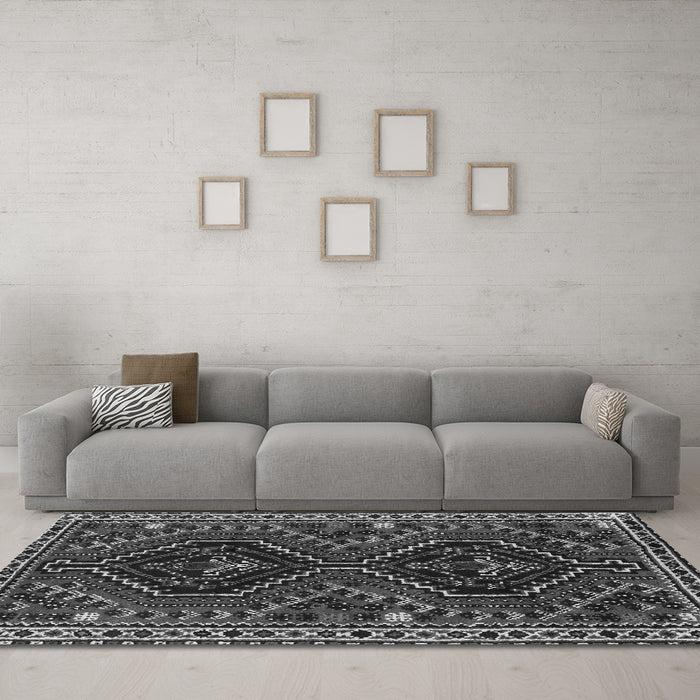 Machine Washable Persian Gray Traditional Rug in a Living Room,, wshtr3069gry
