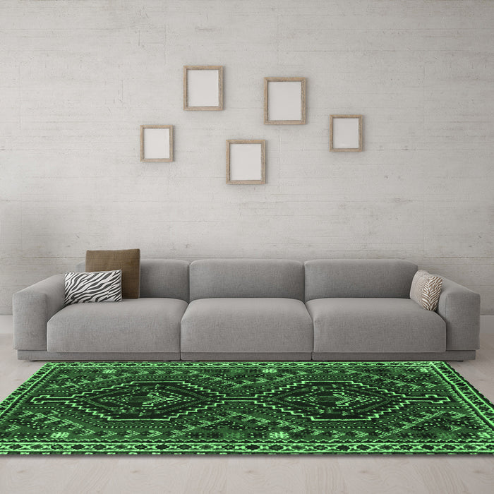 Machine Washable Persian Emerald Green Traditional Area Rugs in a Living Room,, wshtr3069emgrn