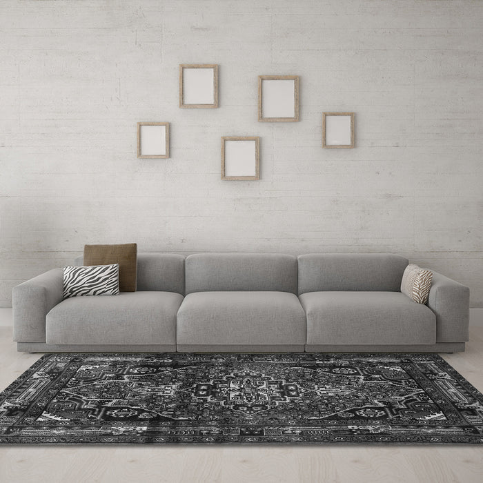 Machine Washable Persian Gray Traditional Rug in a Living Room,, wshtr3072gry