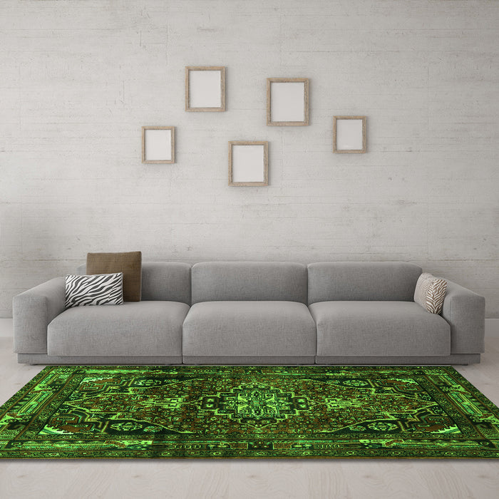 Machine Washable Persian Green Traditional Area Rugs in a Living Room,, wshtr3072grn