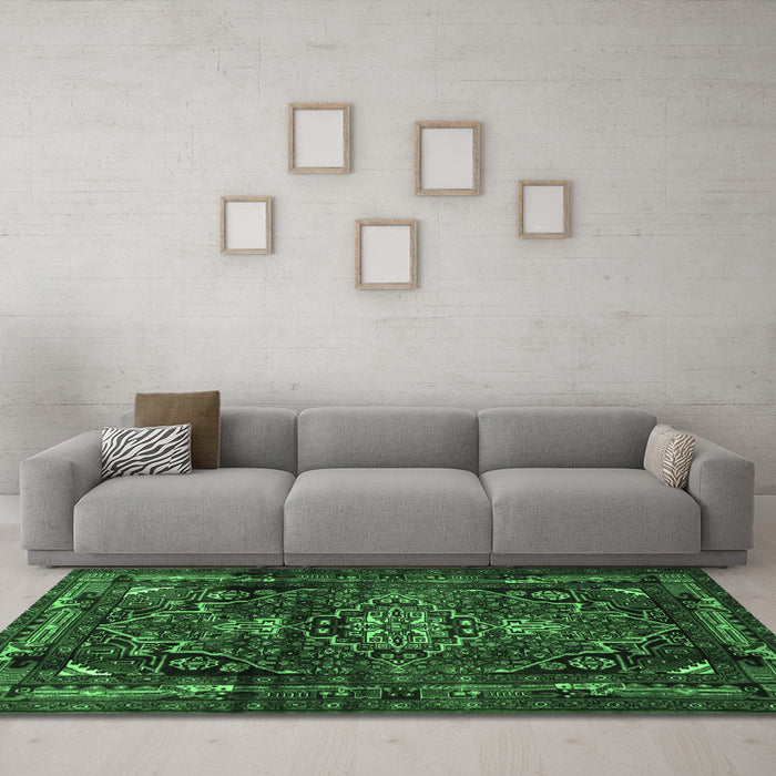 Machine Washable Persian Emerald Green Traditional Area Rugs in a Living Room,, wshtr3072emgrn