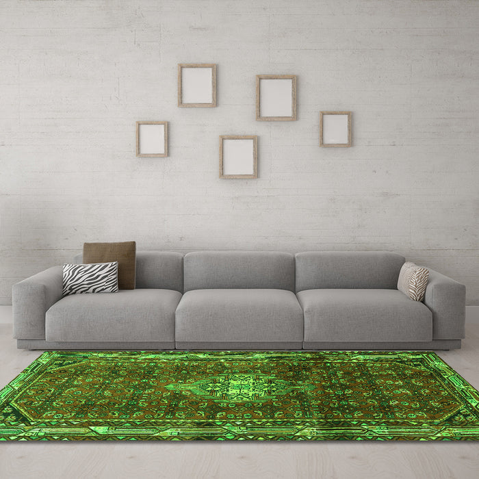 Machine Washable Persian Green Traditional Area Rugs in a Living Room,, wshtr3073grn