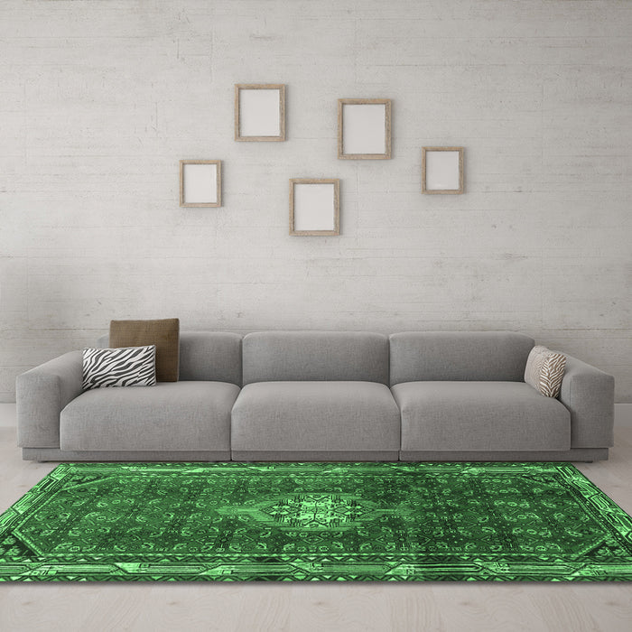 Machine Washable Persian Emerald Green Traditional Area Rugs in a Living Room,, wshtr3073emgrn