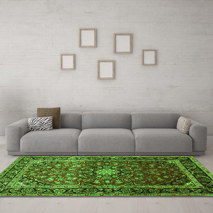Machine Washable Medallion Green Traditional Area Rugs in a Living Room,, wshtr3074grn